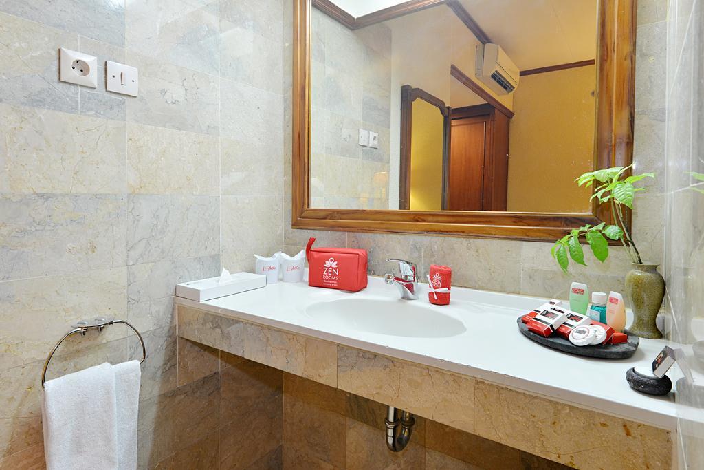 Zen Rooms Jogja Cendrawasih Pakualaman Bagian luar foto