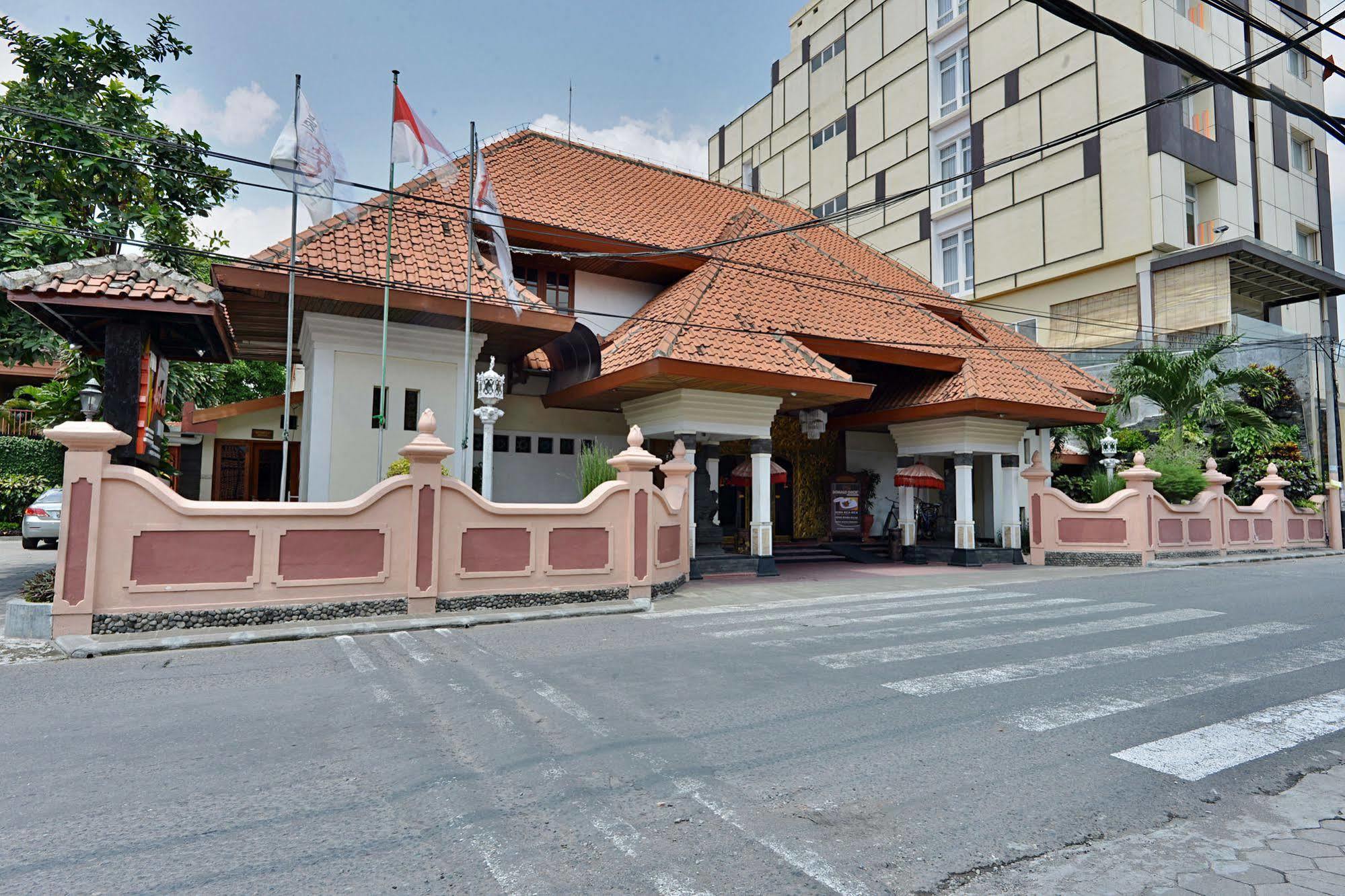 Zen Rooms Jogja Cendrawasih Pakualaman Bagian luar foto