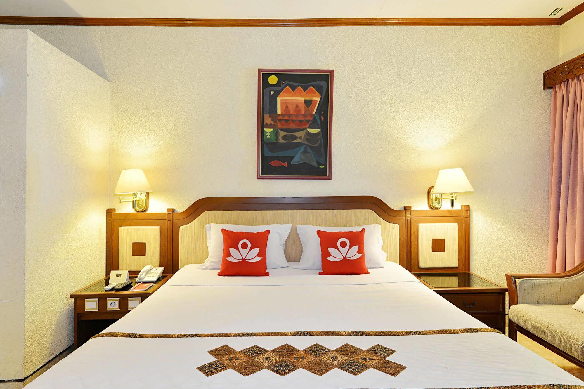 Zen Rooms Jogja Cendrawasih Pakualaman Bagian luar foto