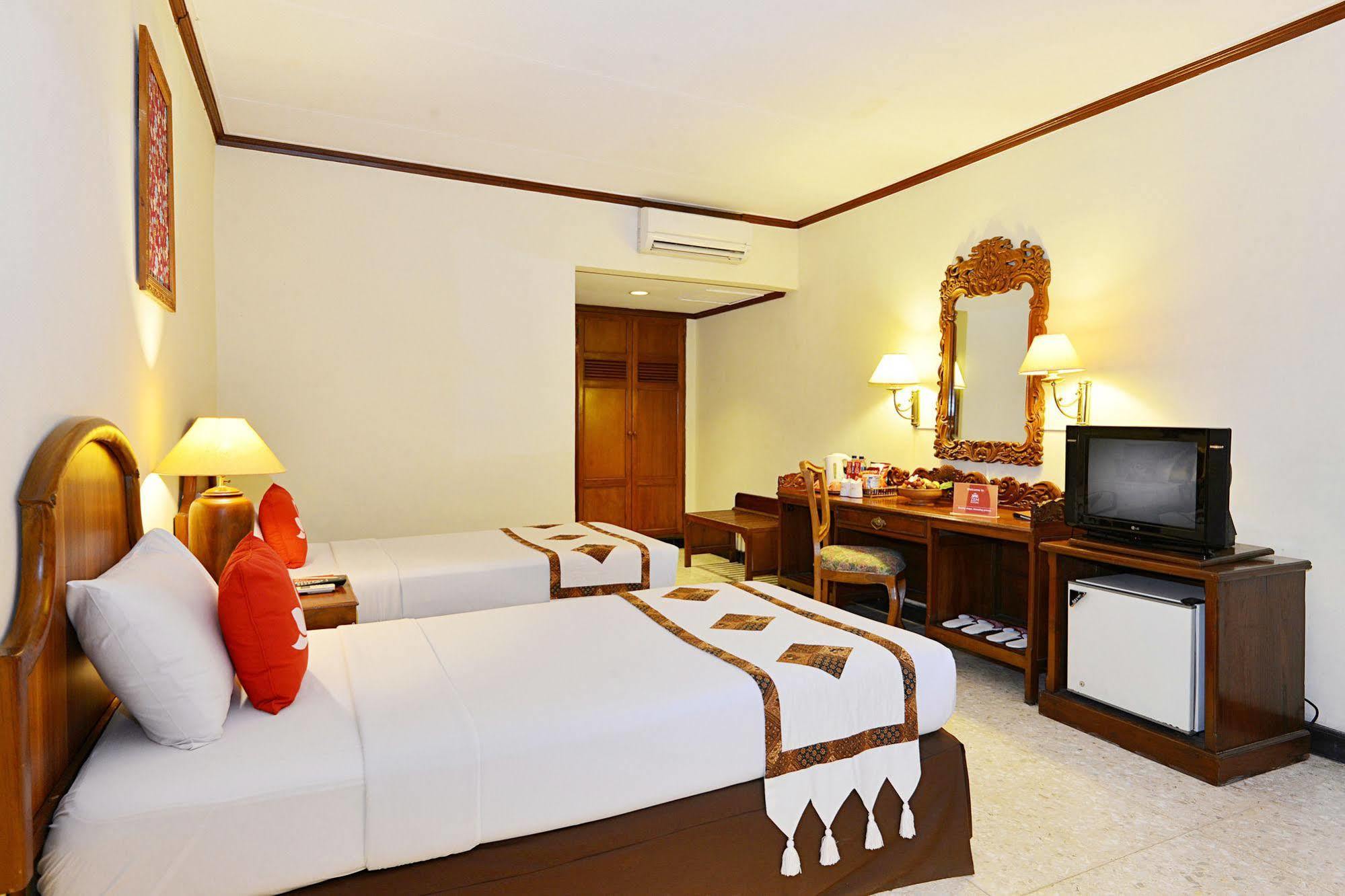 Zen Rooms Jogja Cendrawasih Pakualaman Bagian luar foto